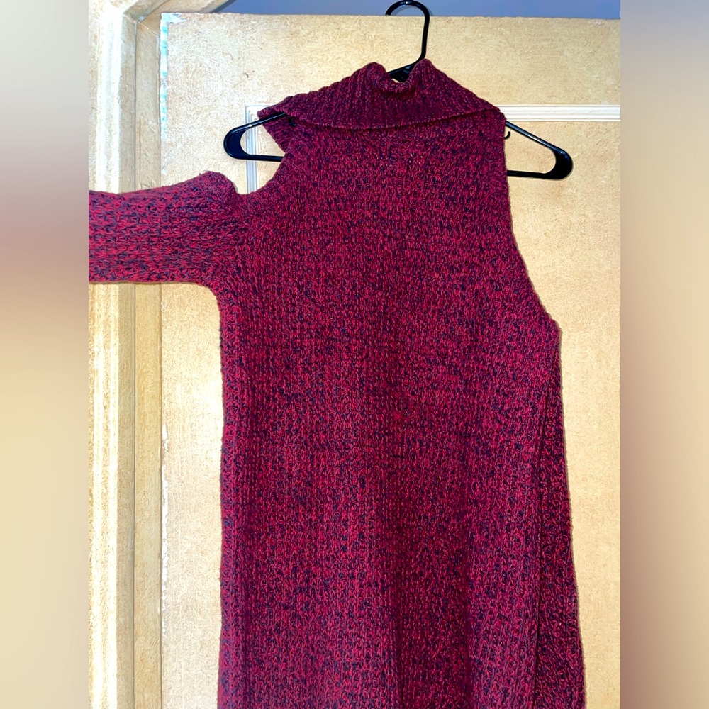 Cute off the shoulder. Hardly worn, soft material, cute for fall or spring!
